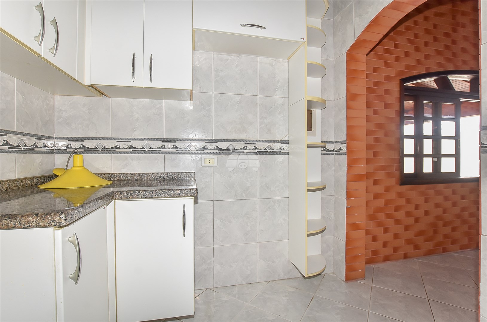 Casa à venda em Capão Raso, Curitiba — Galvão Vendas - Imóveis a venda em Curitiba
