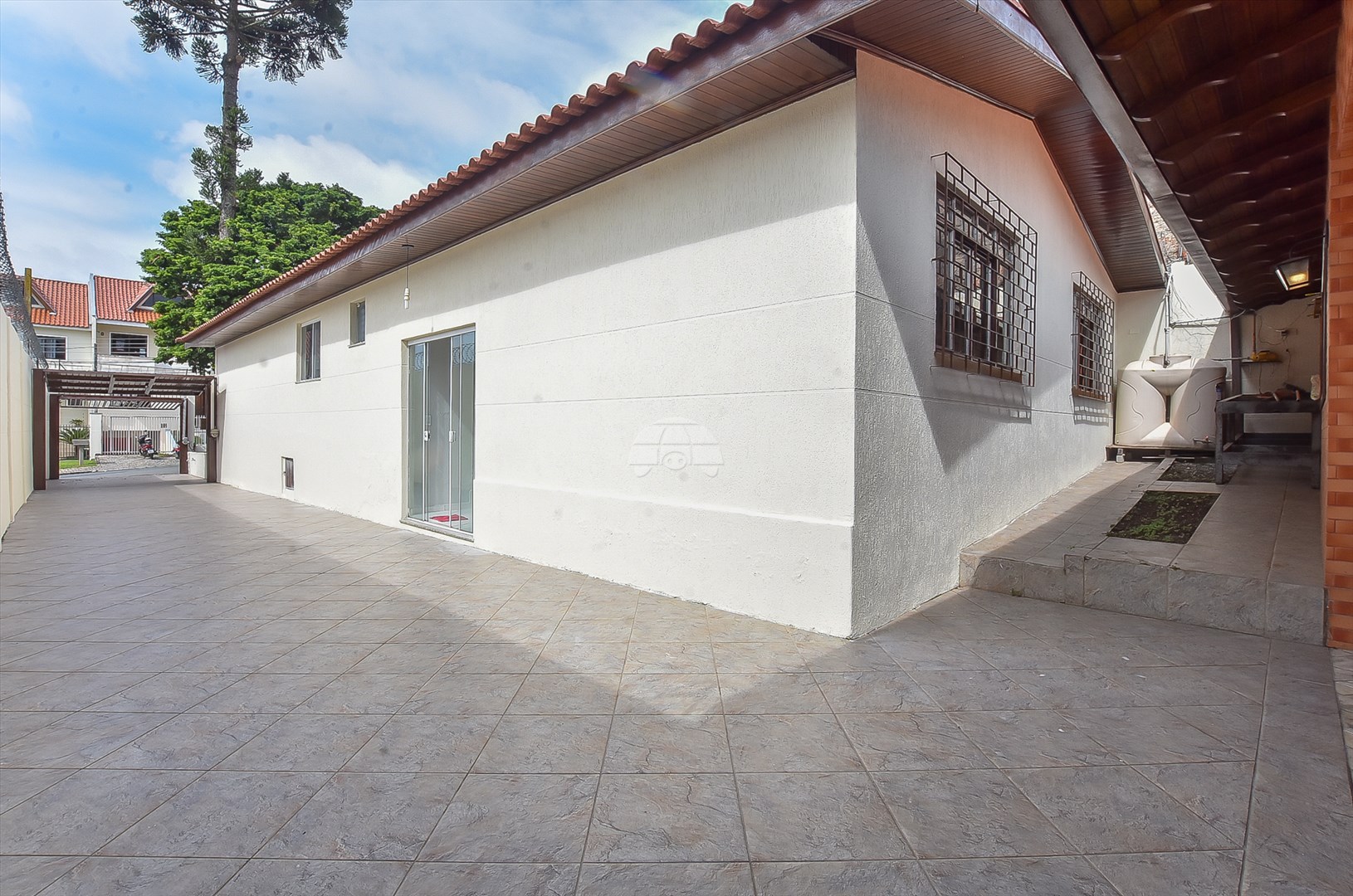 Casa à venda em Capão Raso, Curitiba — Galvão Vendas - Imóveis a venda em Curitiba