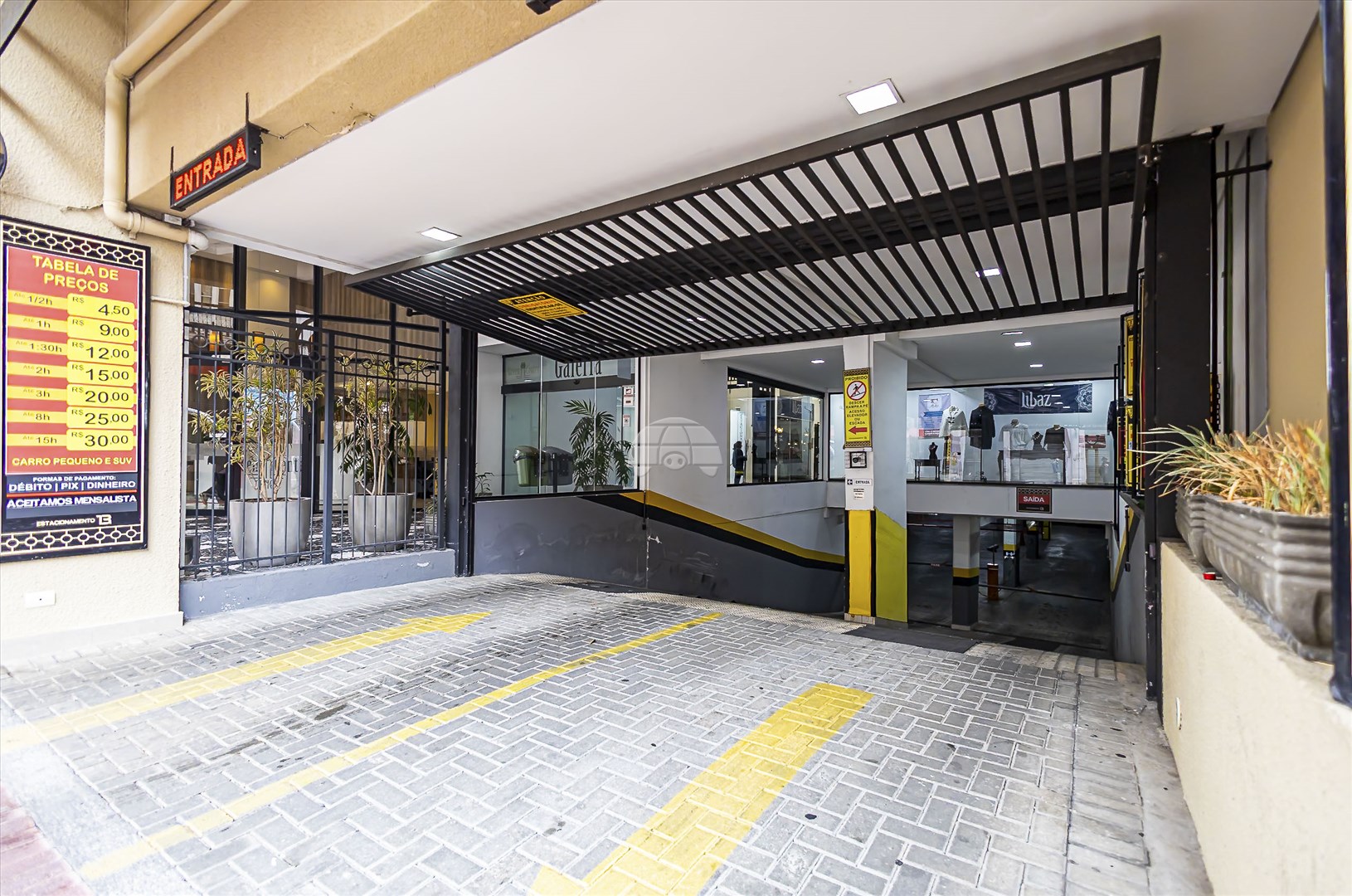 Casa à venda em Centro, Curitiba — Portal Chave Fácil