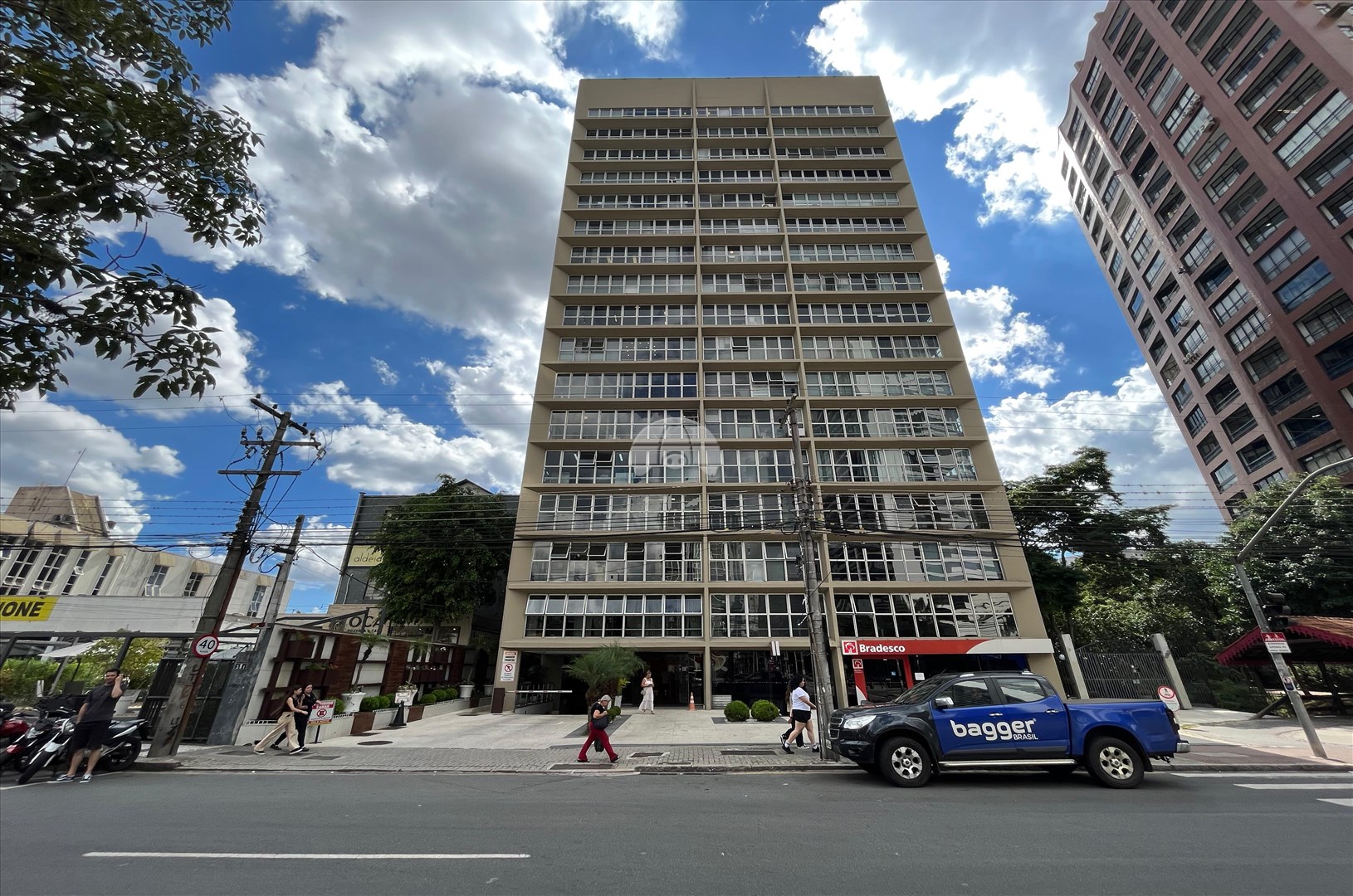 Sala/Conjunto Comercial para alugar em Centro Cívico, Curitiba — Toyo Imóveis - Curitiba/PR