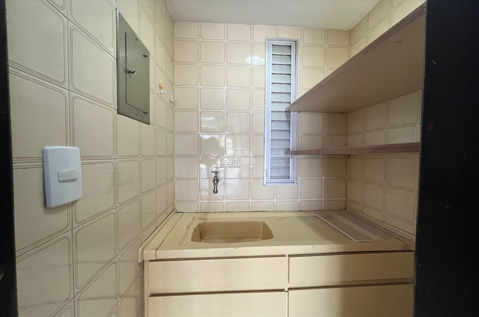 Sala/Conjunto Comercial para alugar em Centro Cívico, Curitiba — Toyo Imóveis - Curitiba/PR