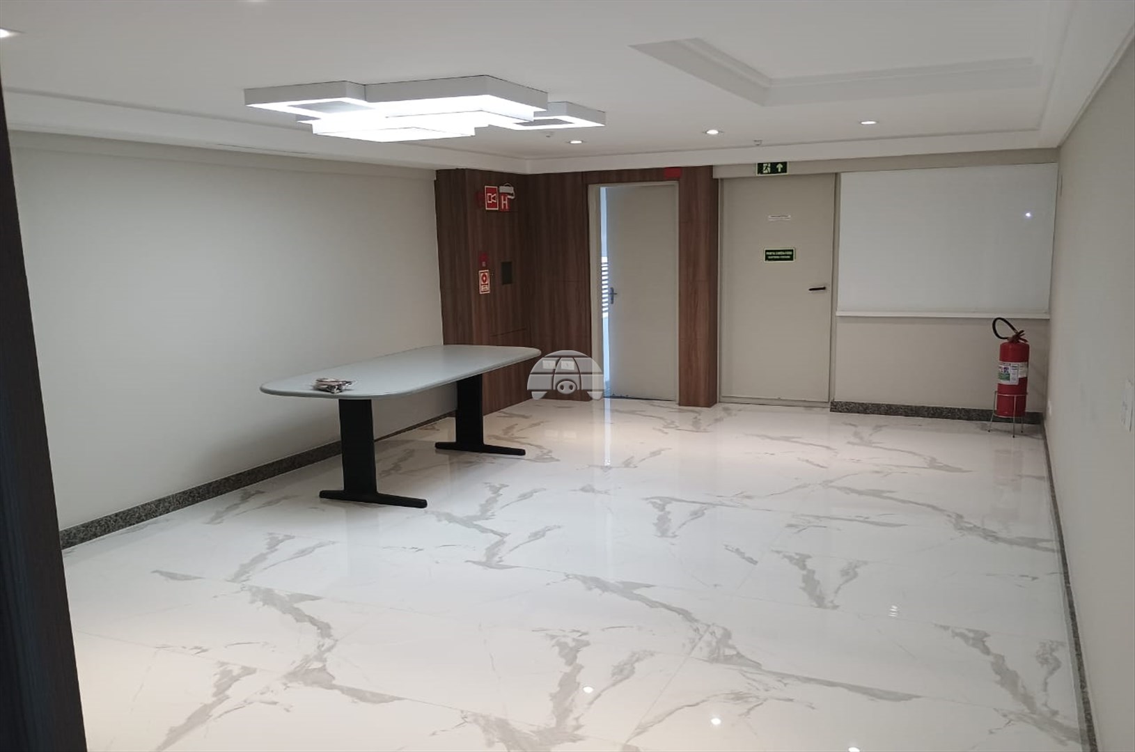 Sala/Conjunto Comercial para alugar em Centro Cívico, Curitiba — Toyo Imóveis - Curitiba/PR