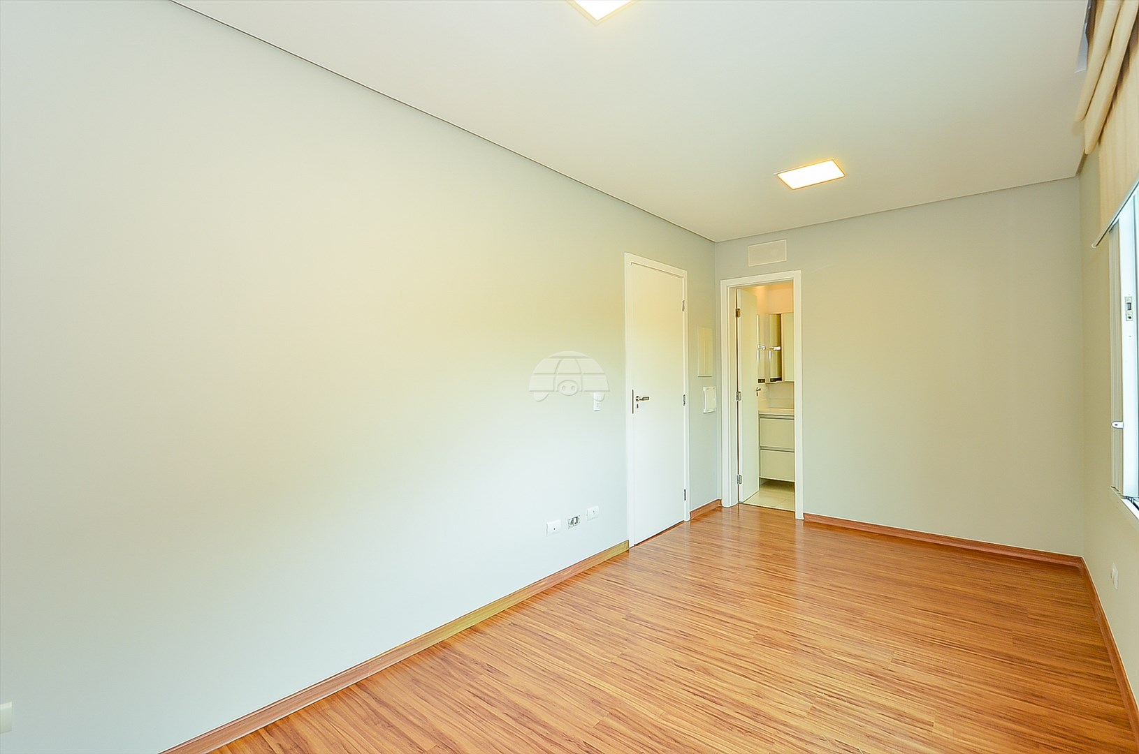 Casa à venda em Jardim Social, Curitiba — Imobiliária Andrade