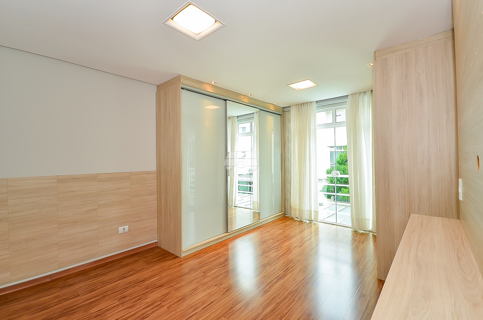 Casa à venda em Jardim Social, Curitiba — Imobiliária Andrade