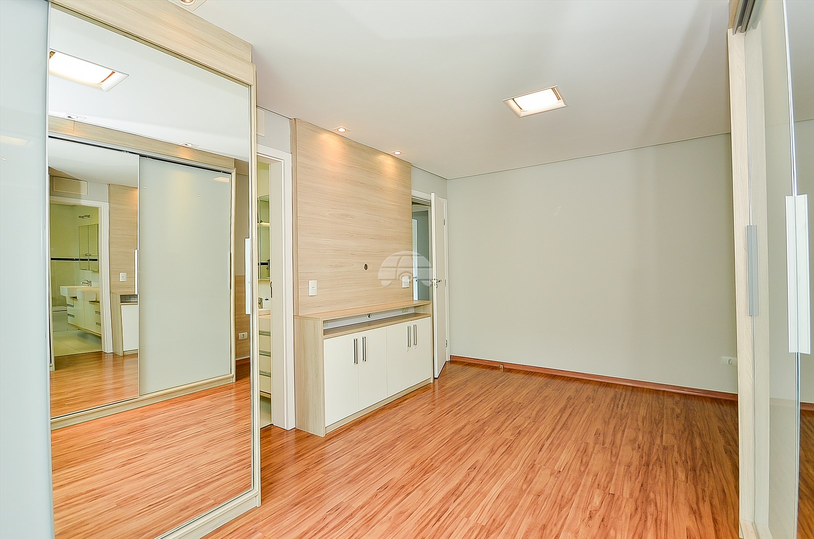 Casa à venda em Jardim Social, Curitiba — Imobiliária Andrade