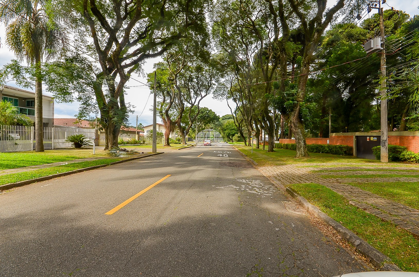 Casa à venda em Jardim Social, Curitiba — Imobiliária Andrade