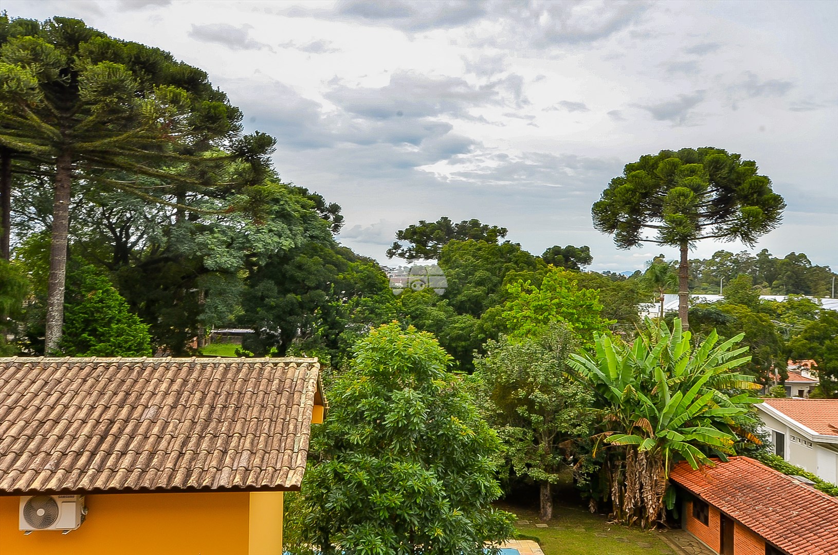 Casa à venda em Jardim Social, Curitiba — Imobiliária Andrade