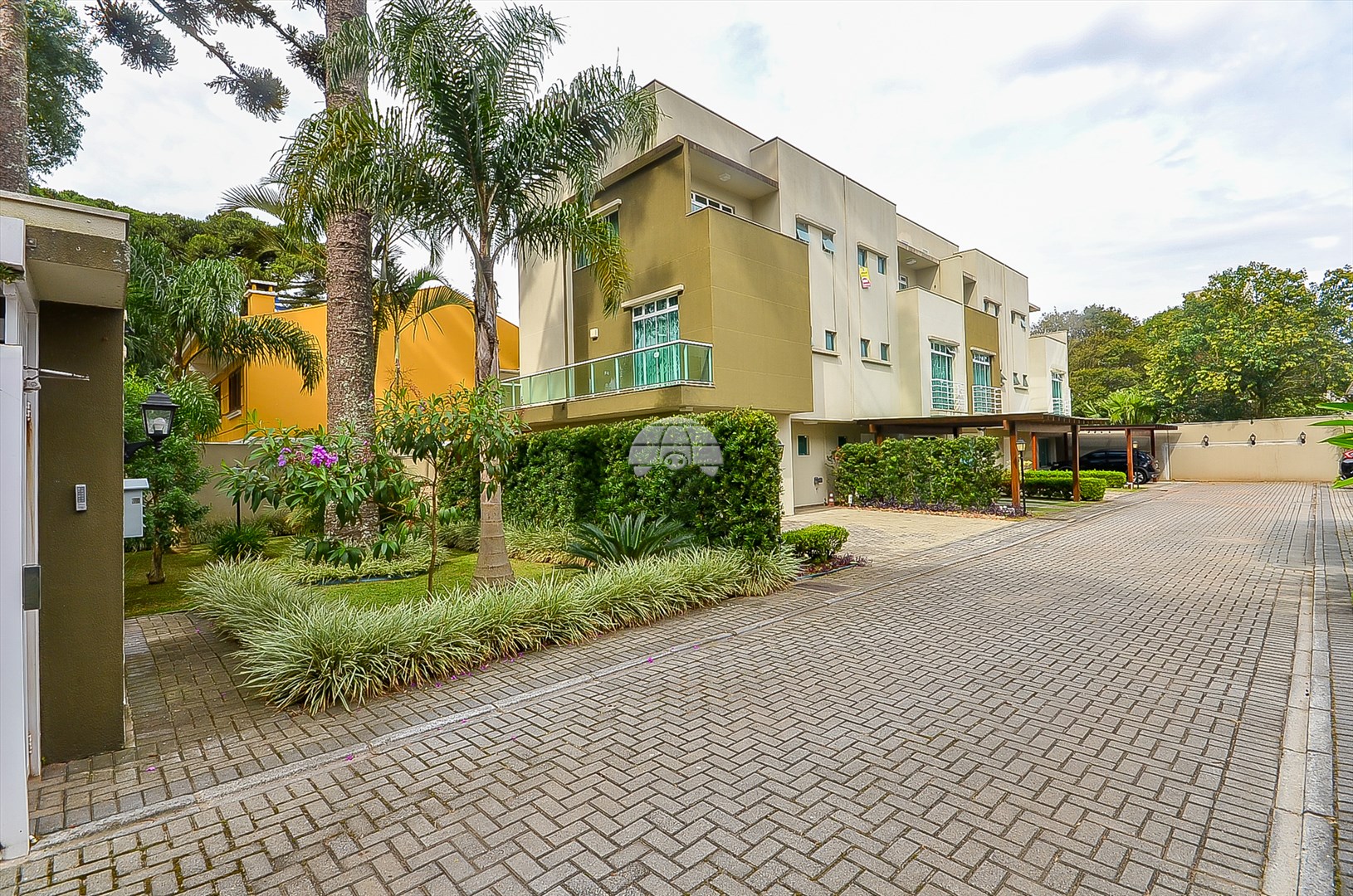 Casa à venda em Jardim Social, Curitiba — Imobiliária Andrade