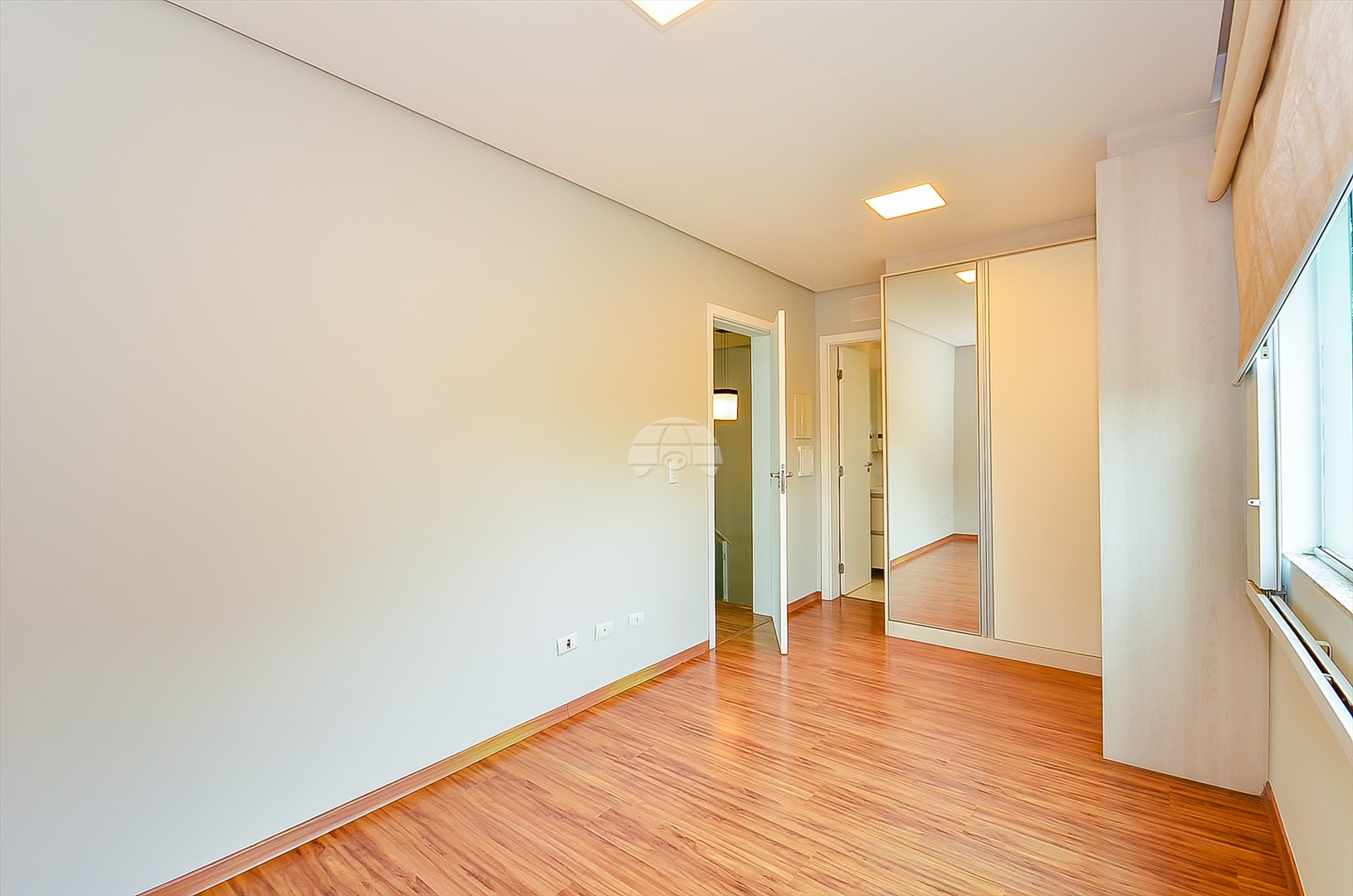 Casa à venda em Jardim Social, Curitiba — Imobiliária Andrade