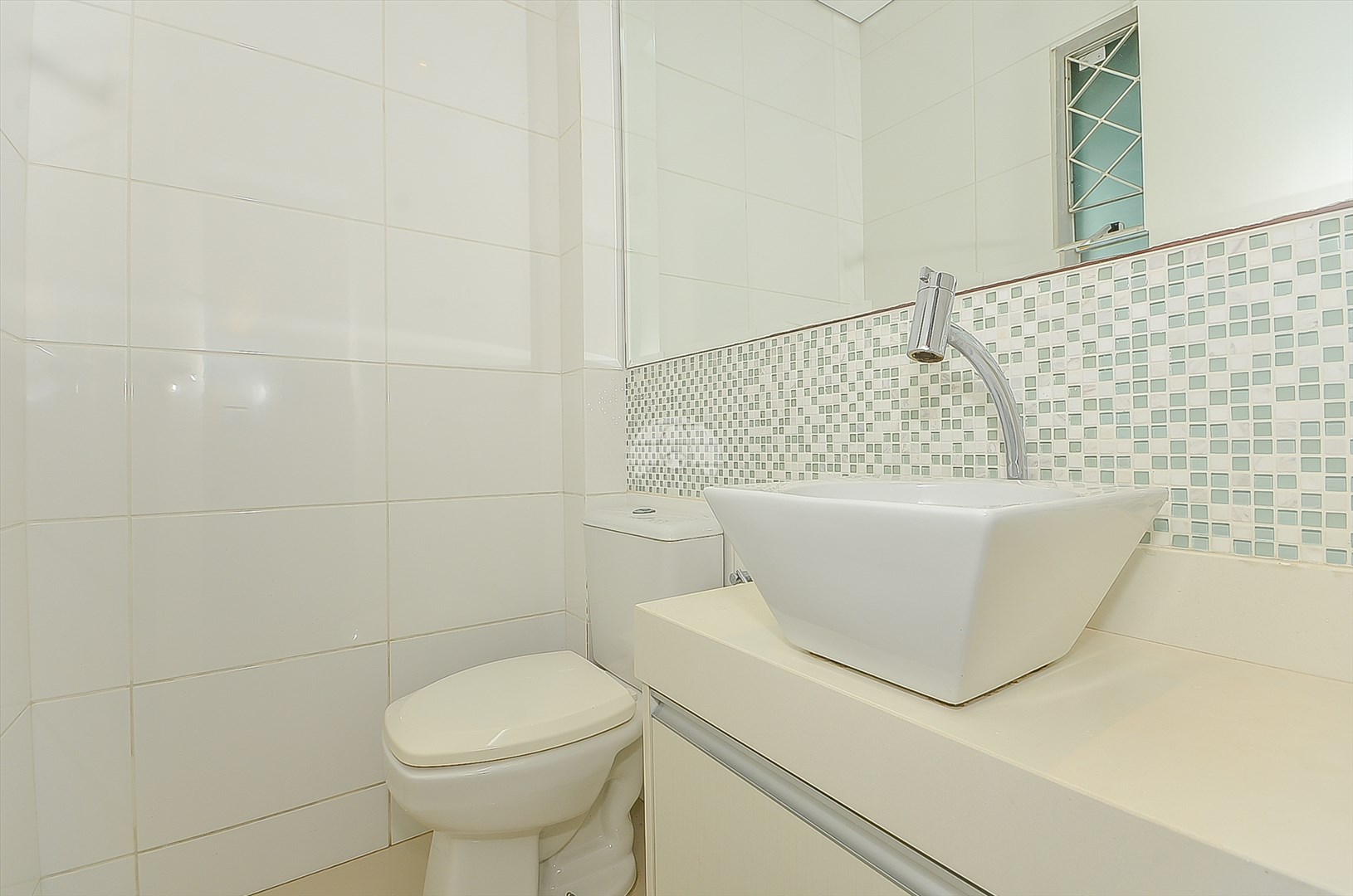 Casa à venda em Jardim Social, Curitiba — Imobiliária Andrade