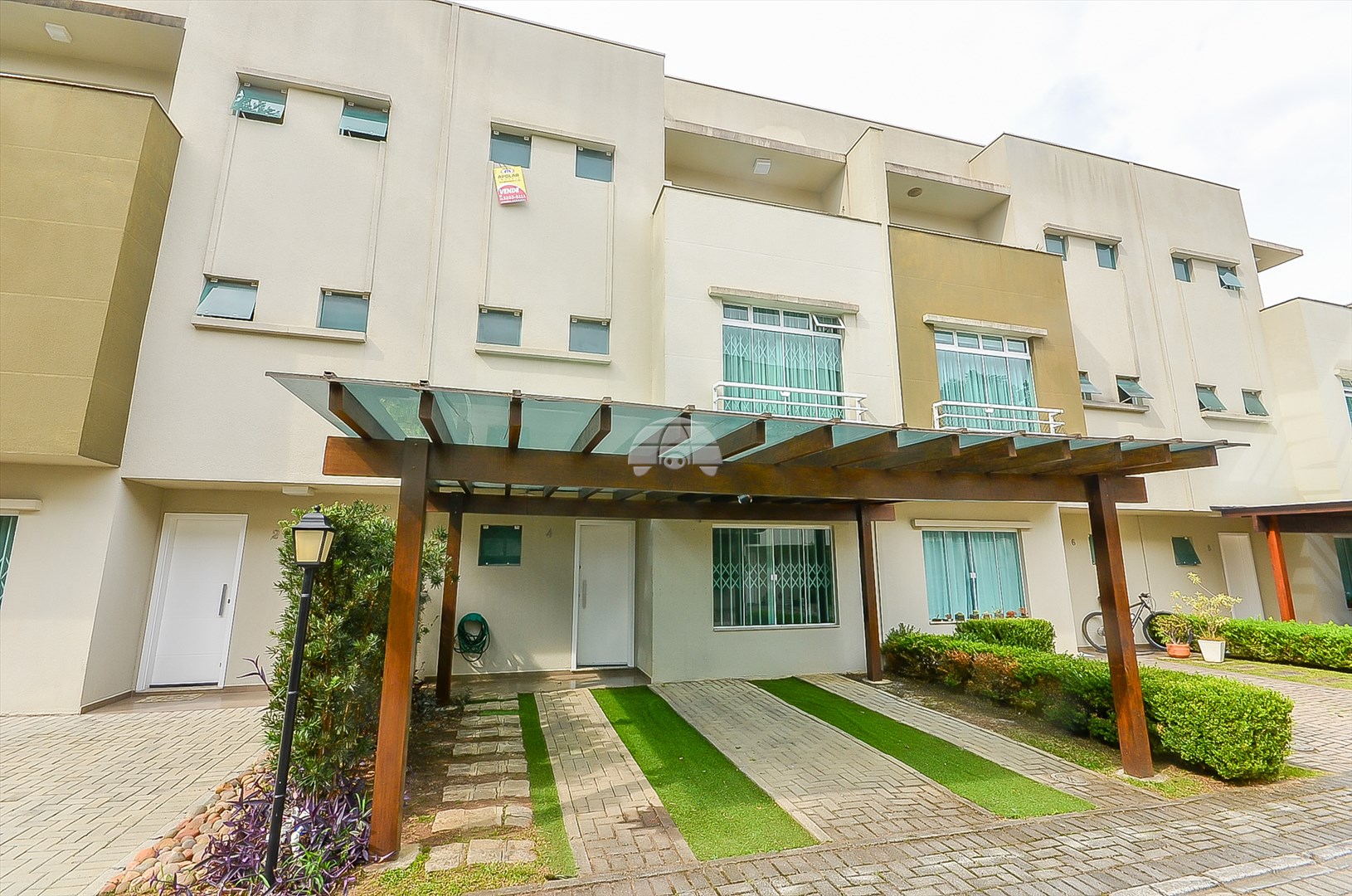 Casa à venda em Jardim Social, Curitiba — Imobiliária Andrade