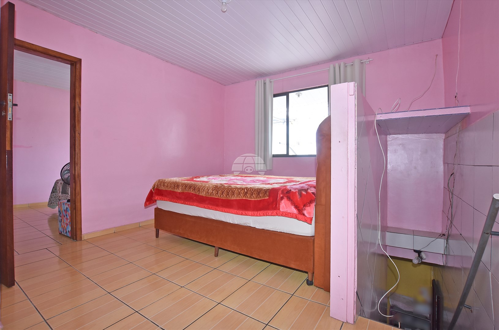 Casa à venda em Pinheirinho, Curitiba — Imobiliária Andrade