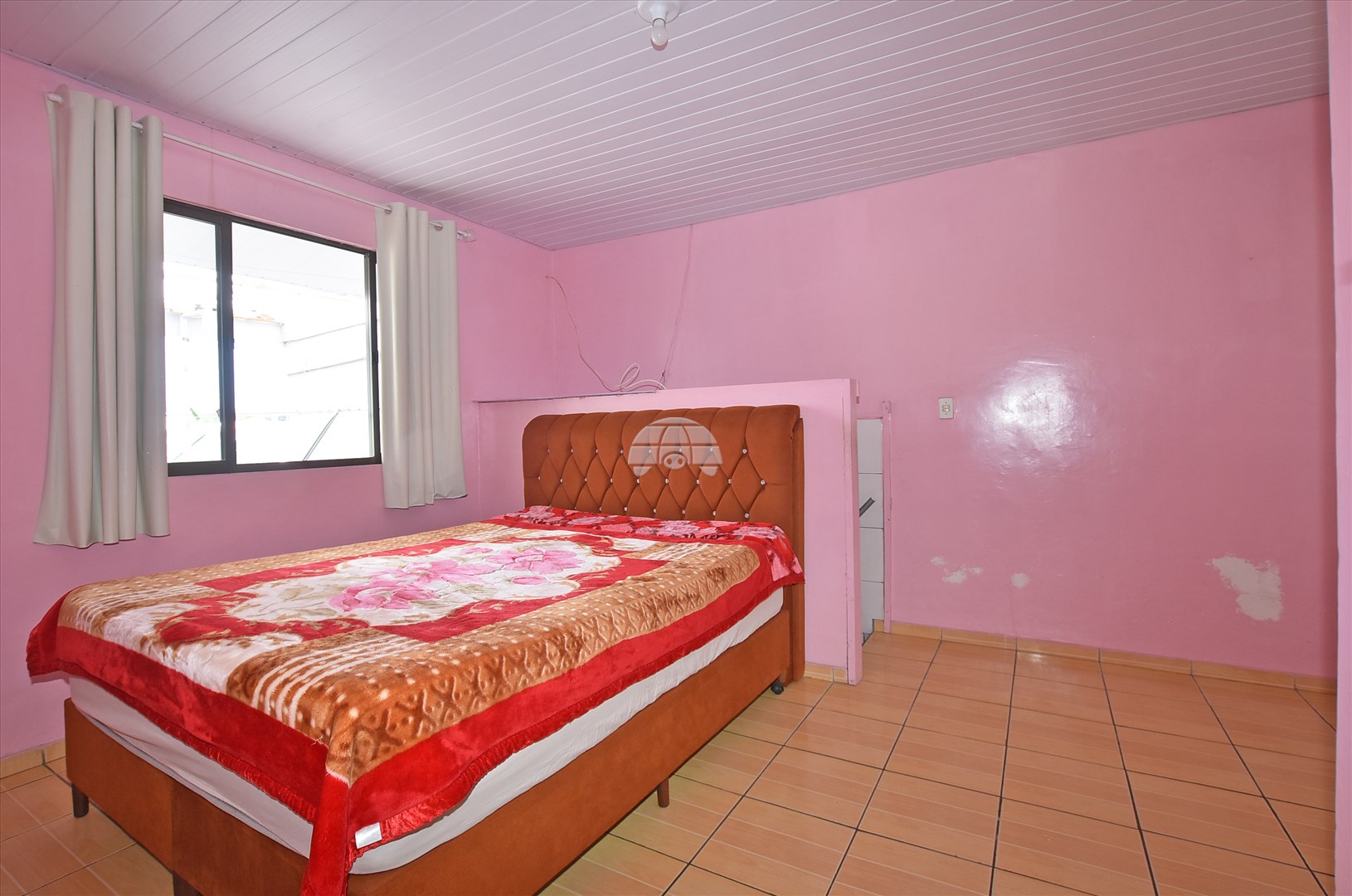 Casa à venda em Pinheirinho, Curitiba — Imobiliária Andrade