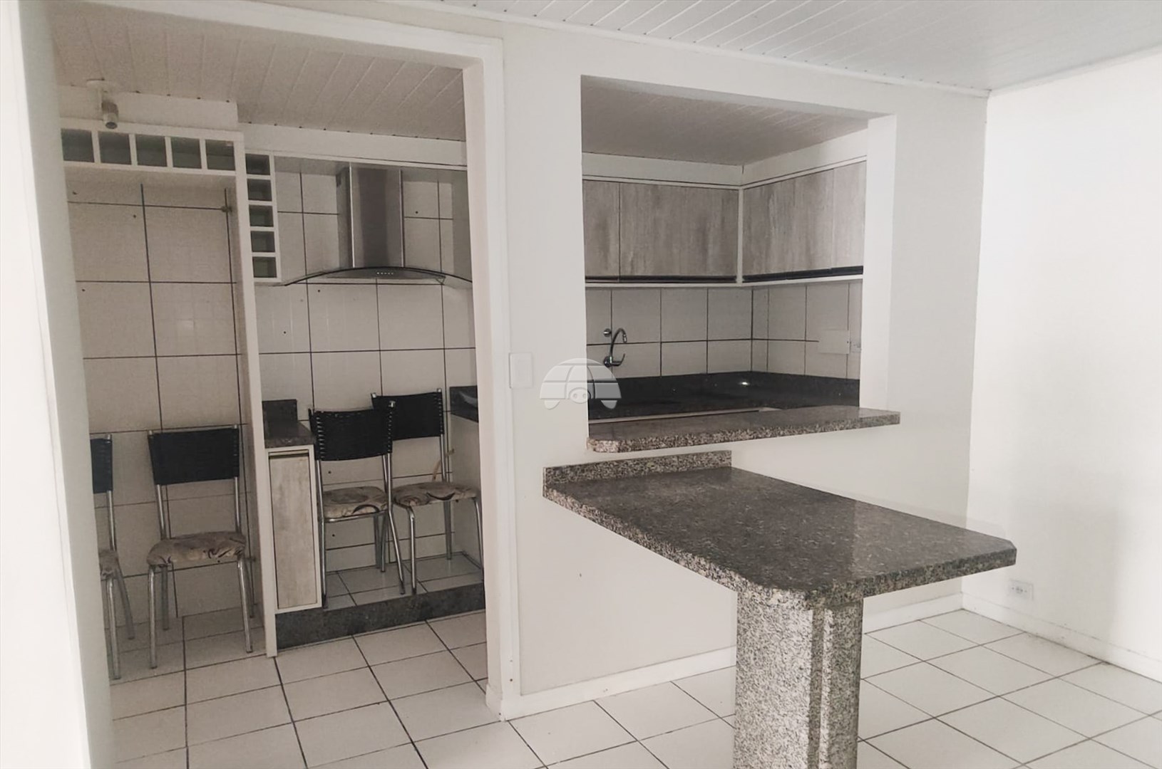 Casa à venda em Vila Yara, Colombo — Portal Chave Fácil