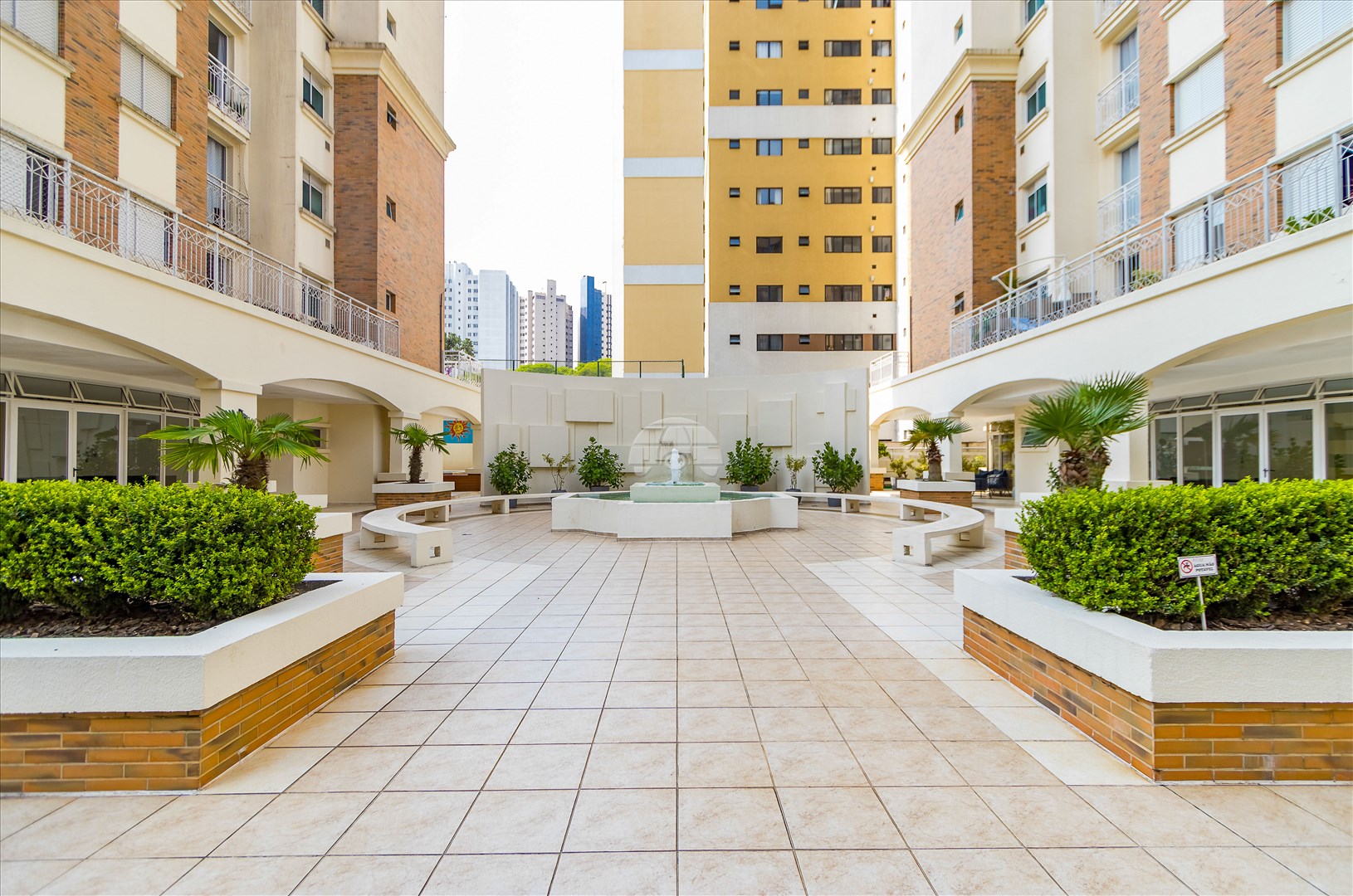 Apartamento à venda em Água Verde, Curitiba — Construa Assessoria Imobiliária