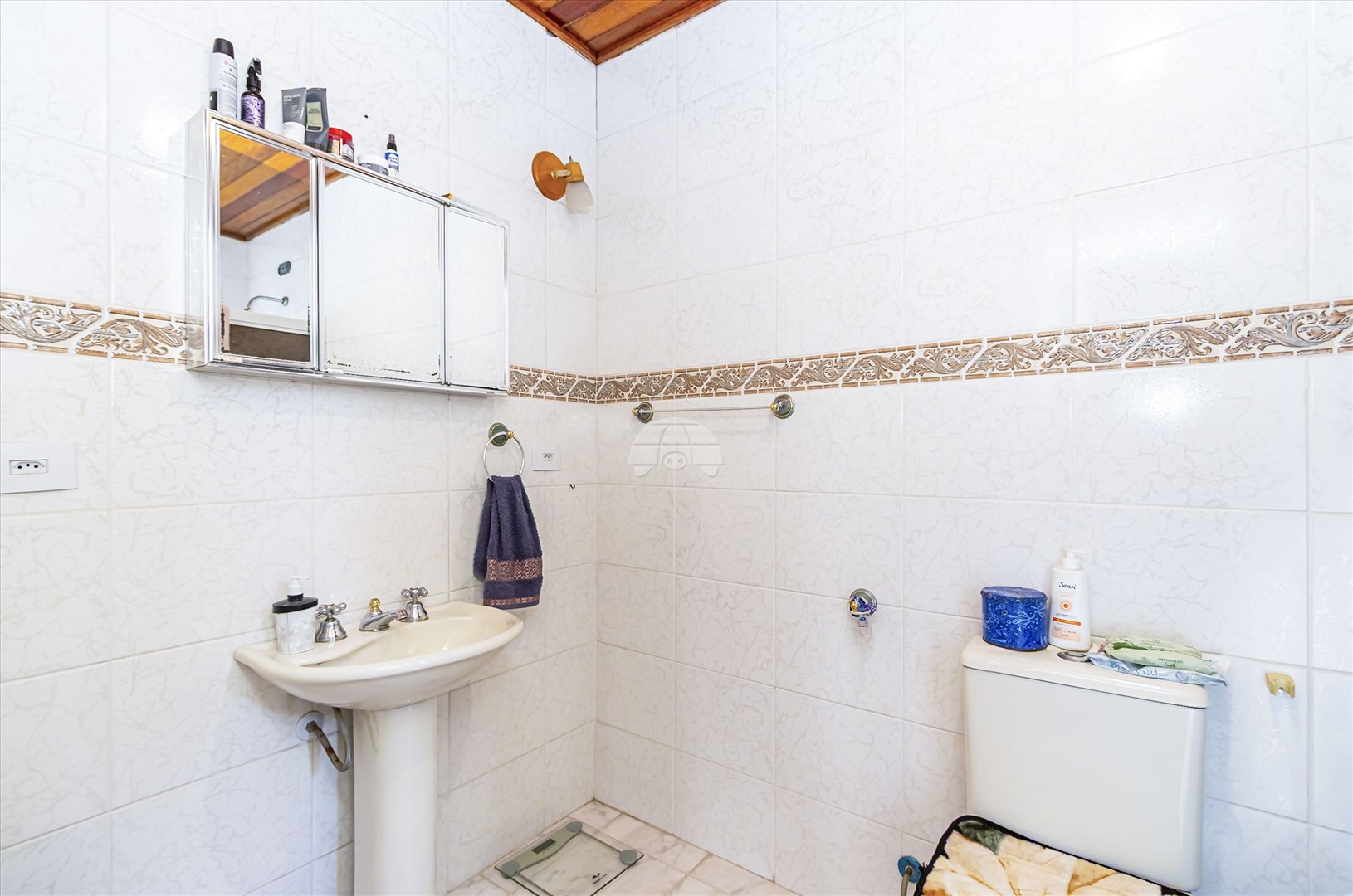 Casa à venda em Jardim Das Américas, Curitiba — GOMES CONSULTOR IMOBILIARIO LTDA.