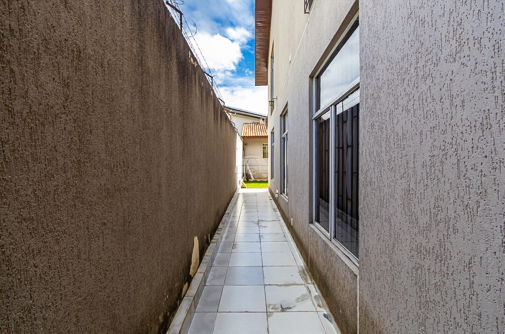 Casa à venda em Jardim Das Américas, Curitiba — GOMES CONSULTOR IMOBILIARIO LTDA.