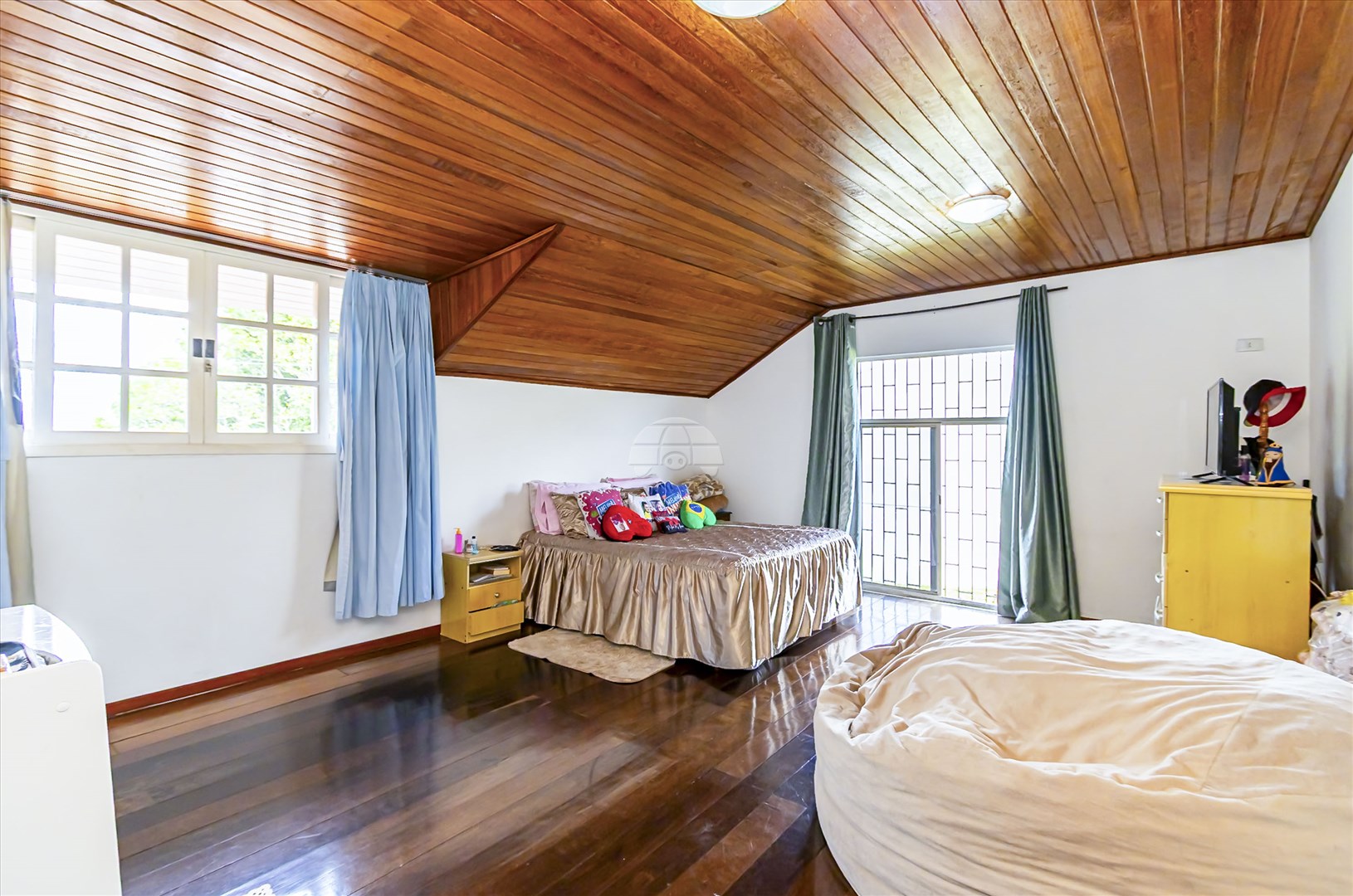 Casa à venda em Jardim Das Américas, Curitiba — GOMES CONSULTOR IMOBILIARIO LTDA.