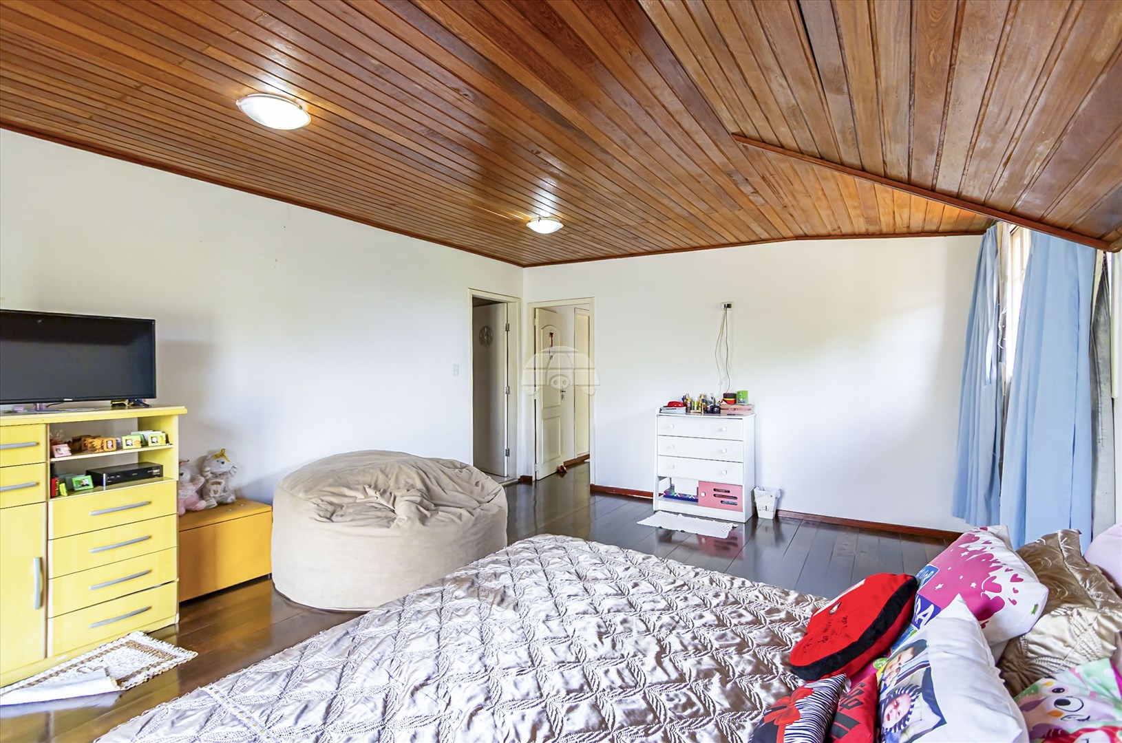 Casa à venda em Jardim Das Américas, Curitiba — GOMES CONSULTOR IMOBILIARIO LTDA.