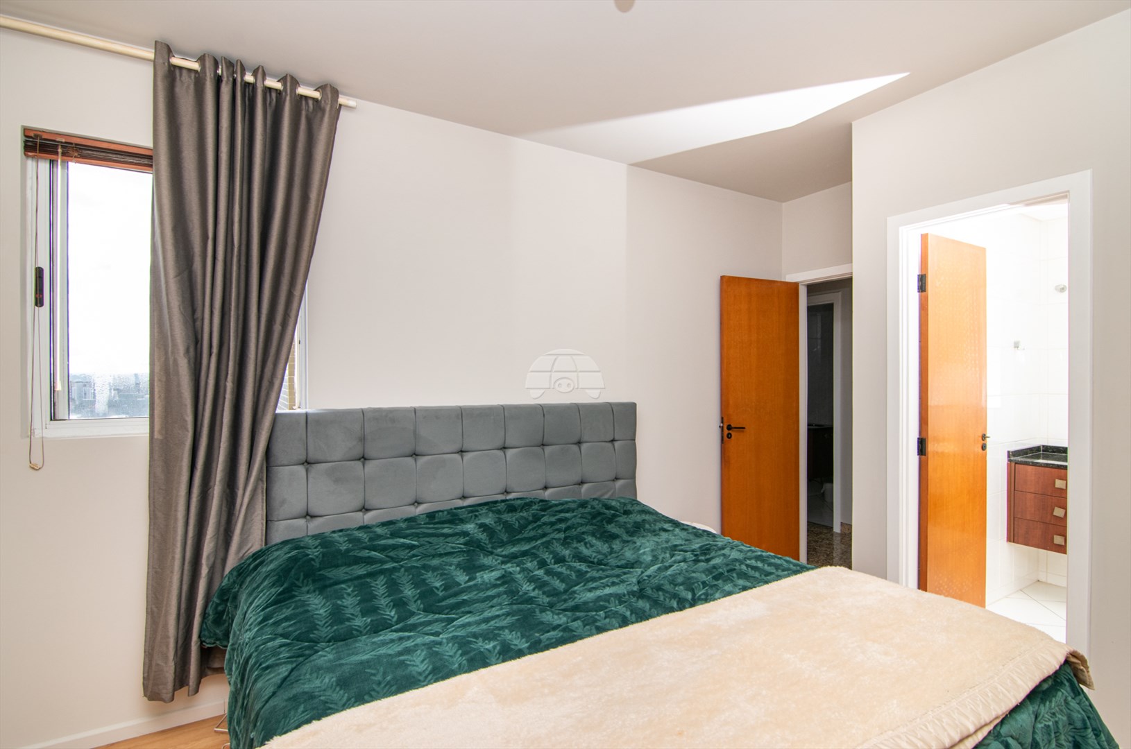 Apartamento à venda em Cabral, Curitiba — Imobiliária Razão