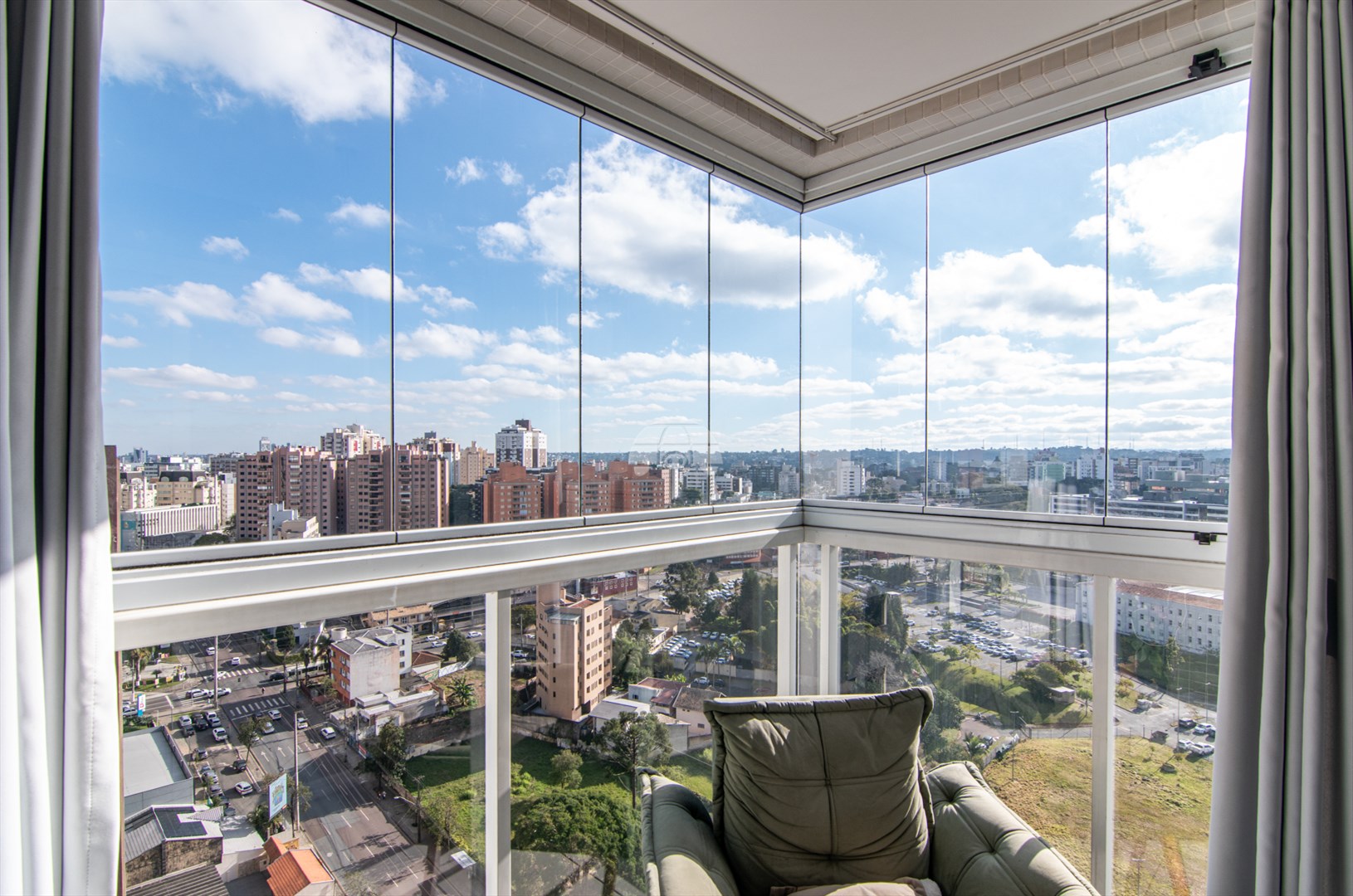 Apartamento à venda em Cabral, Curitiba — Imobiliária Razão
