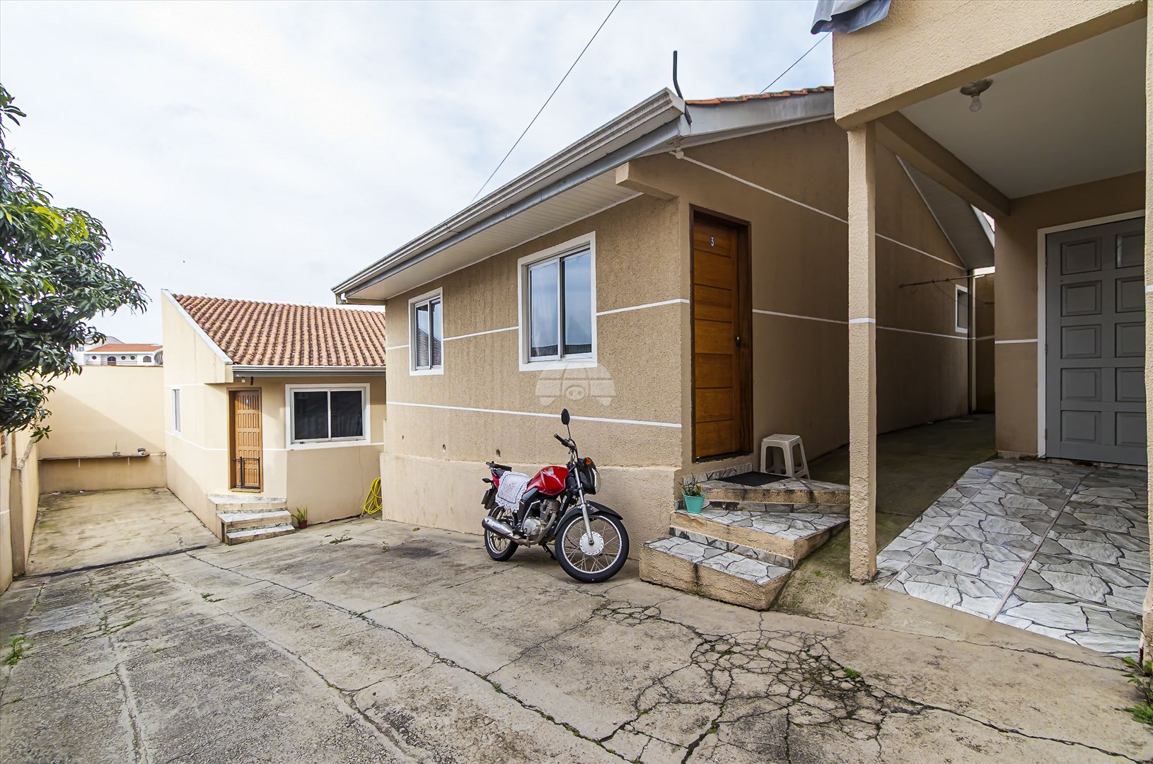 Casa à venda em Xaxim, Curitiba — Imobiliária Andrade