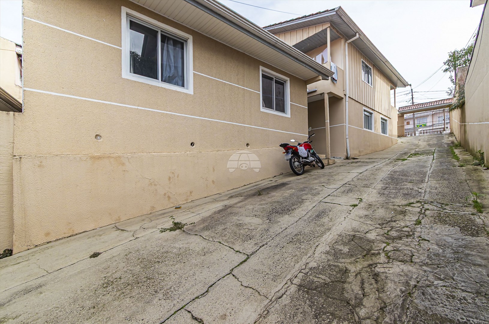 Casa à venda em Xaxim, Curitiba — Imobiliária Andrade