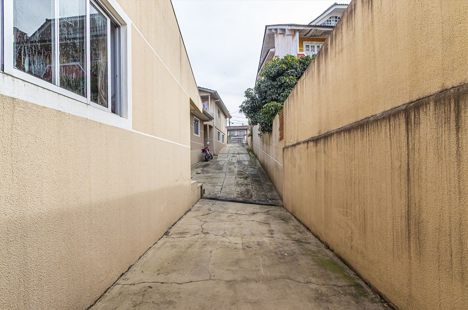 Casa à venda em Xaxim, Curitiba — Imobiliária Andrade