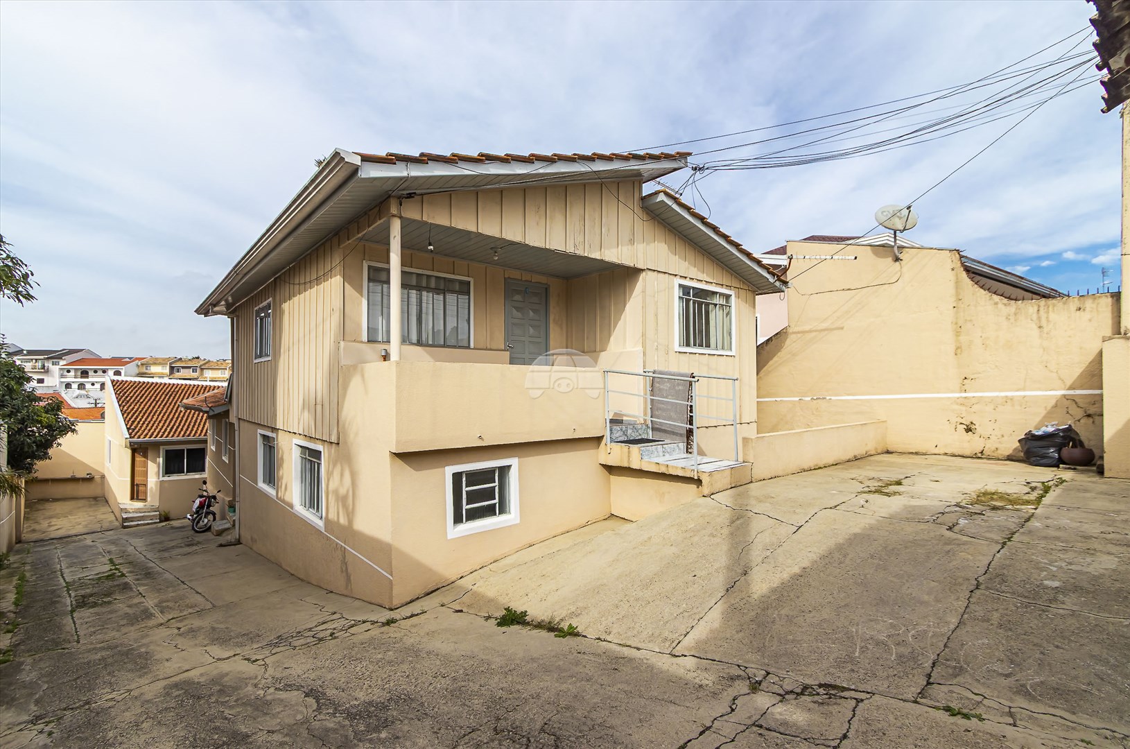 Casa à venda em Xaxim, Curitiba — Portal Chave Fácil
