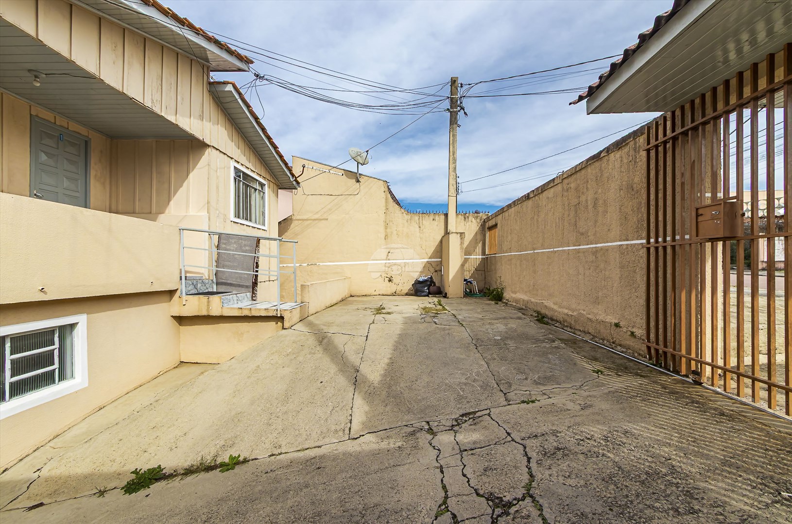 Casa à venda em Xaxim, Curitiba — Portal Chave Fácil