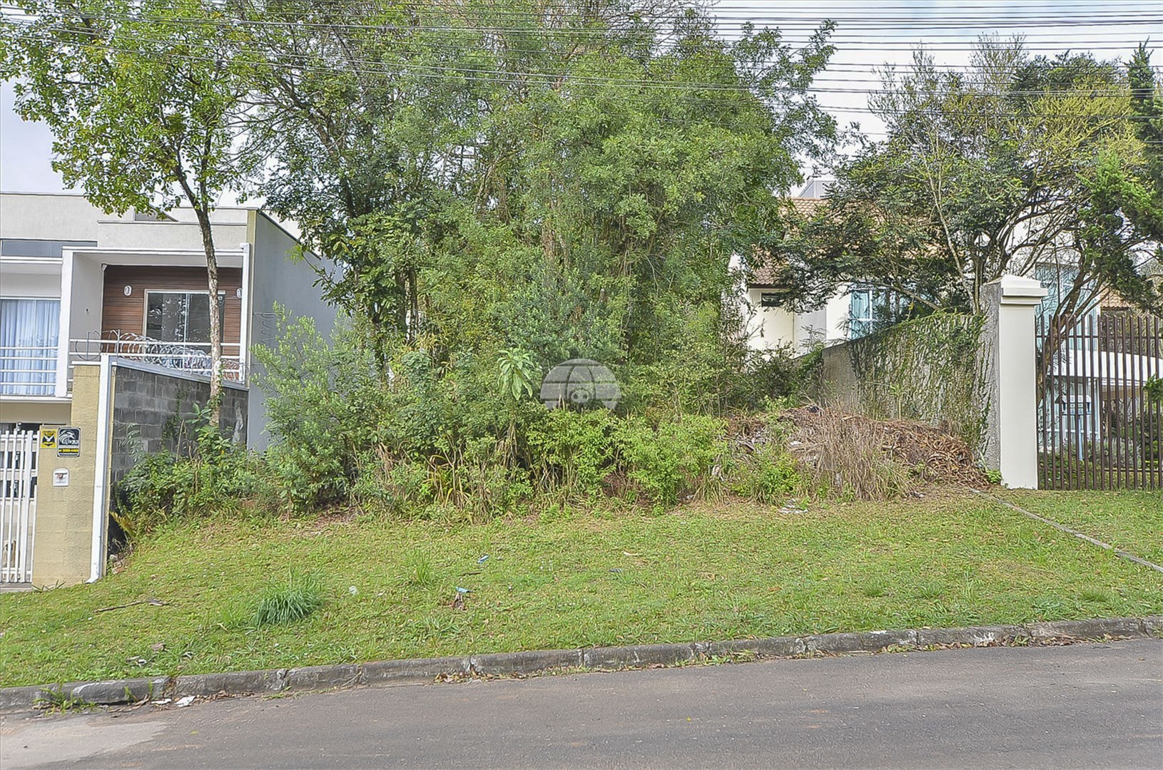 Terreno/Área à venda em Santa Cândida, Curitiba — Burgman Imóveis Curitiba-PR