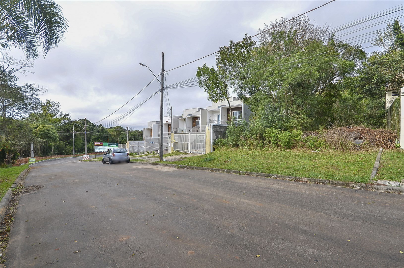 Terreno/Área à venda em Santa Cândida, Curitiba — Burgman Imóveis Curitiba-PR