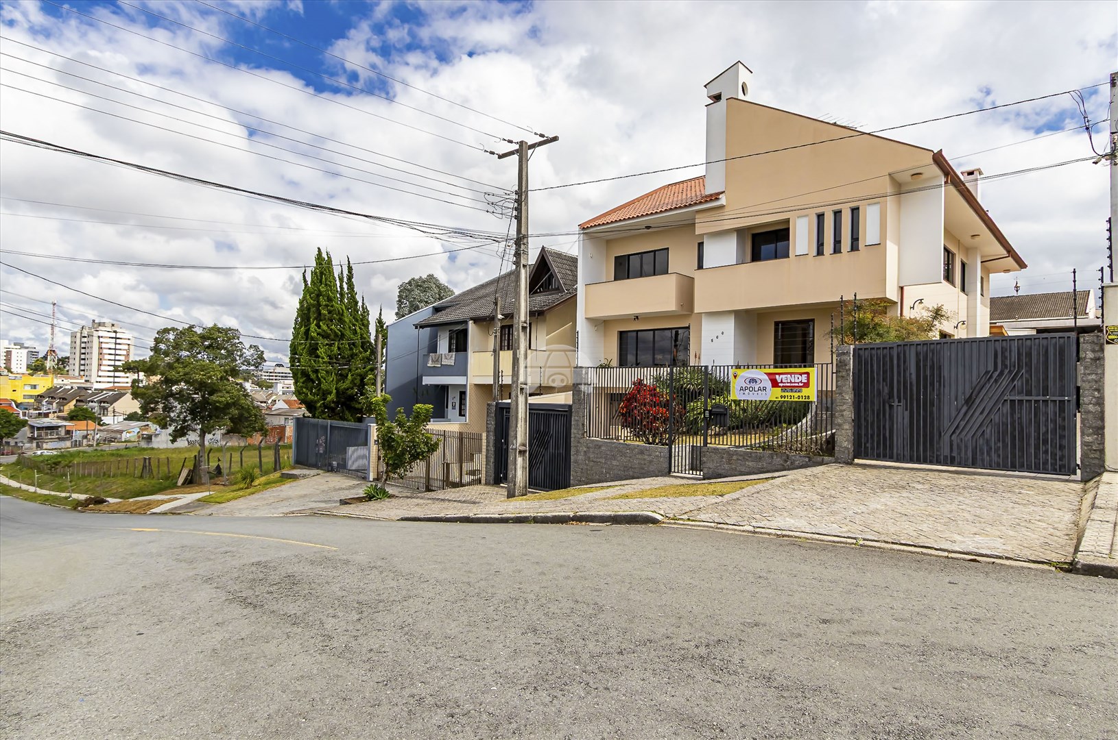 Casa à venda em Tarumã, Curitiba — Portal Chave Fácil