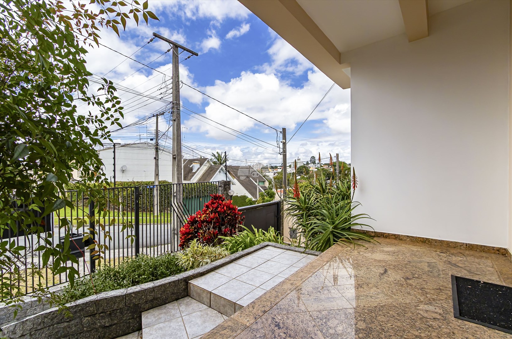 Casa à venda em Tarumã, Curitiba — Portal Chave Fácil
