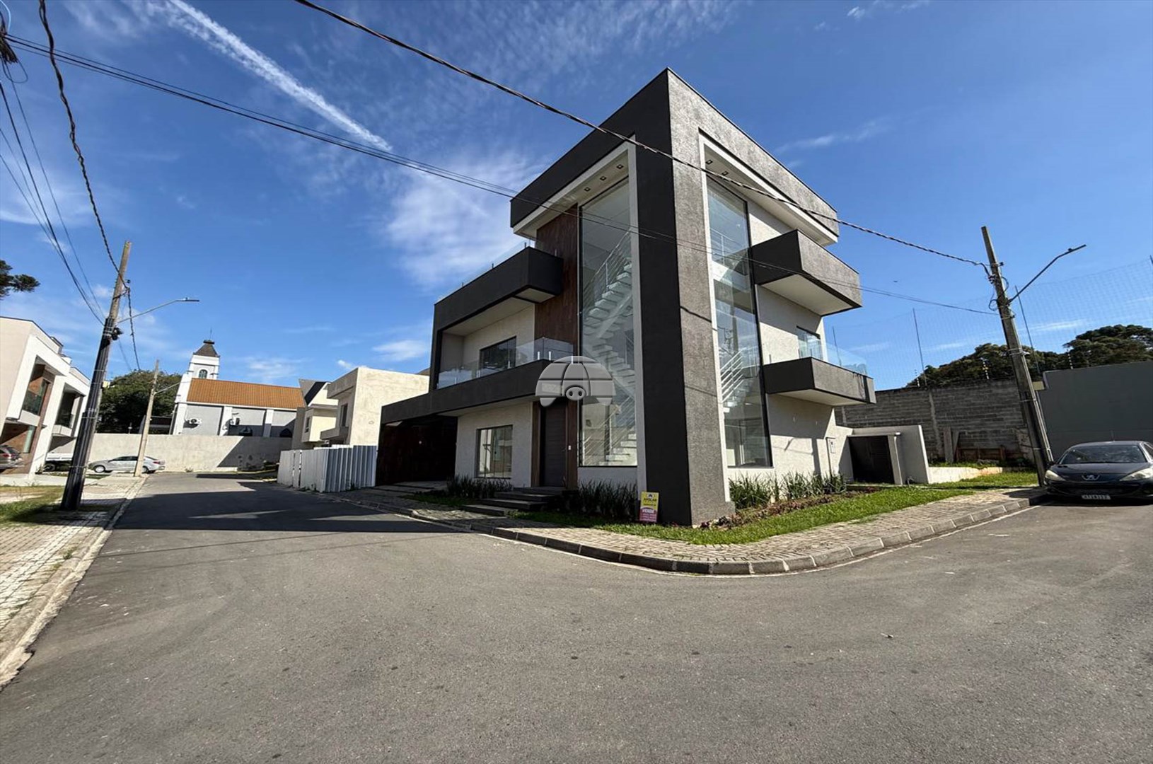 Sobrado à venda em São Gabriel, Colombo — Portal Chave Fácil
