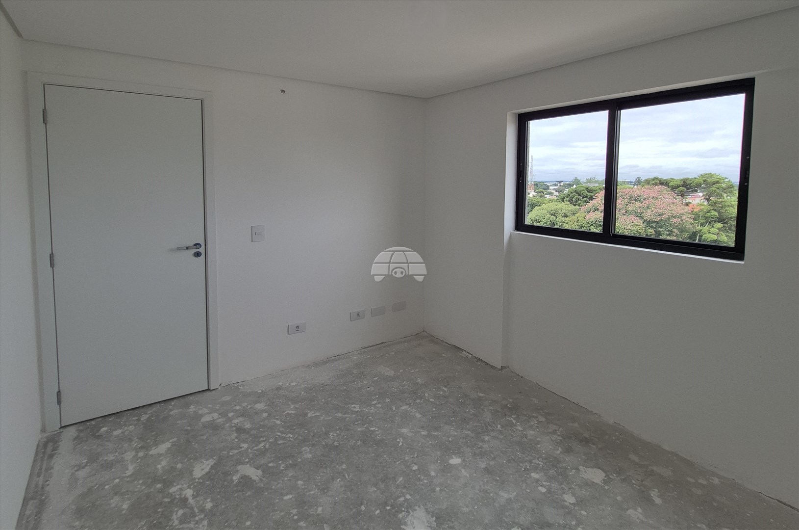 Apartamento à venda em Cajuru, Curitiba — UNA