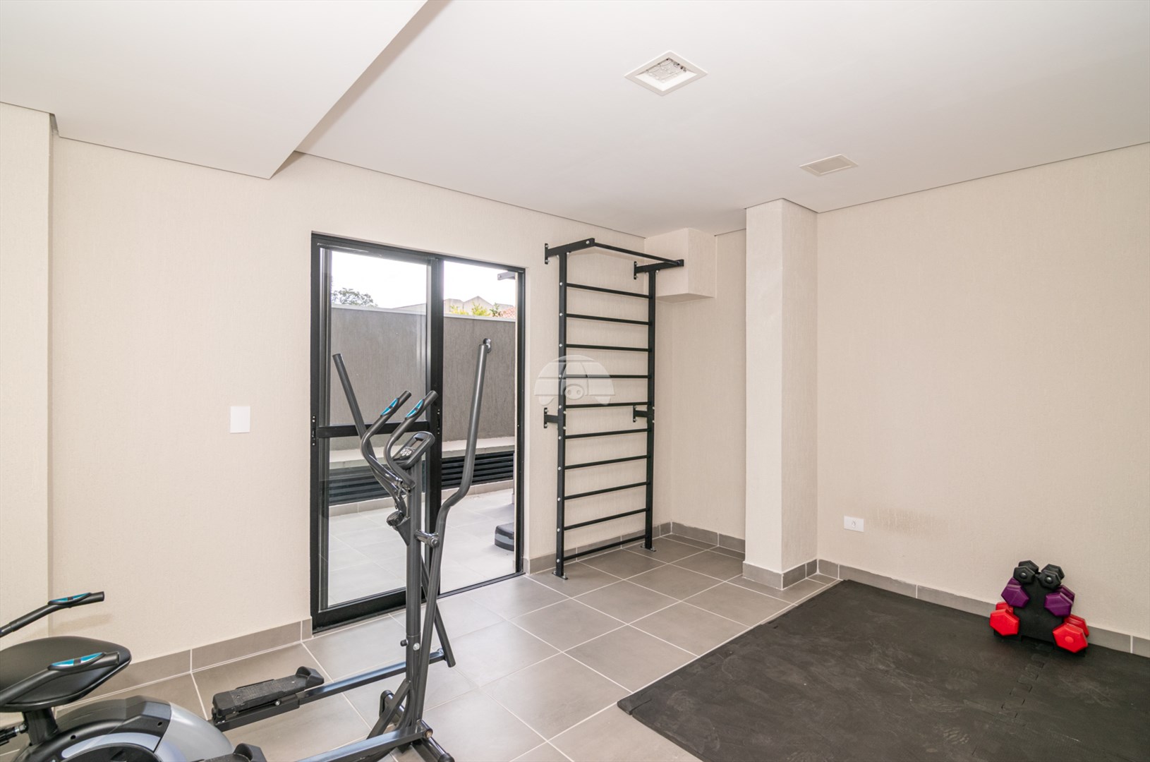 Apartamento à venda em Cajuru, Curitiba — UNA