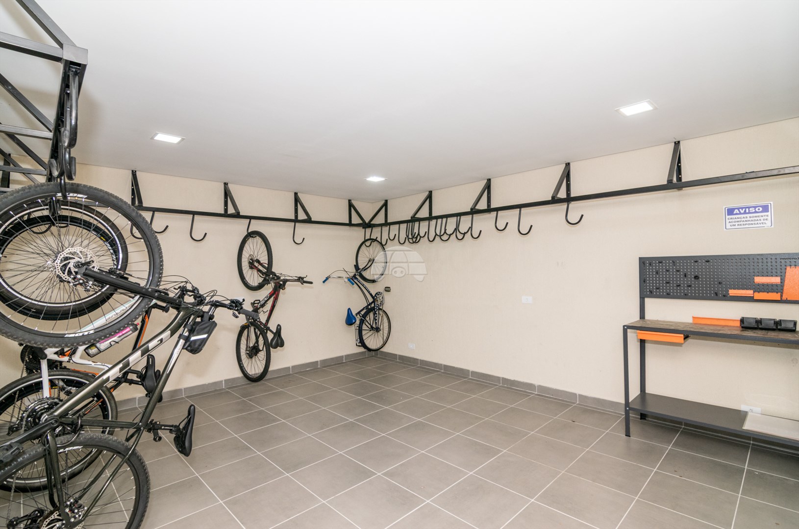 Apartamento à venda em Cajuru, Curitiba — UNA