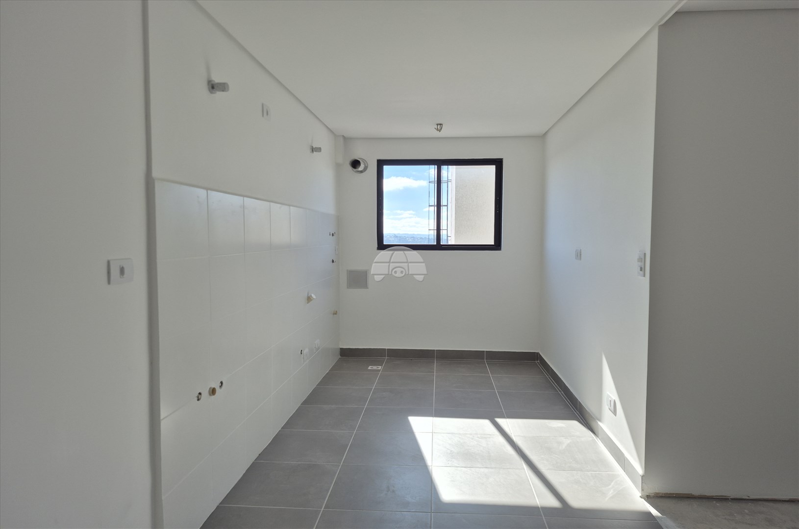 Apartamento à venda em Cajuru, Curitiba — UNA