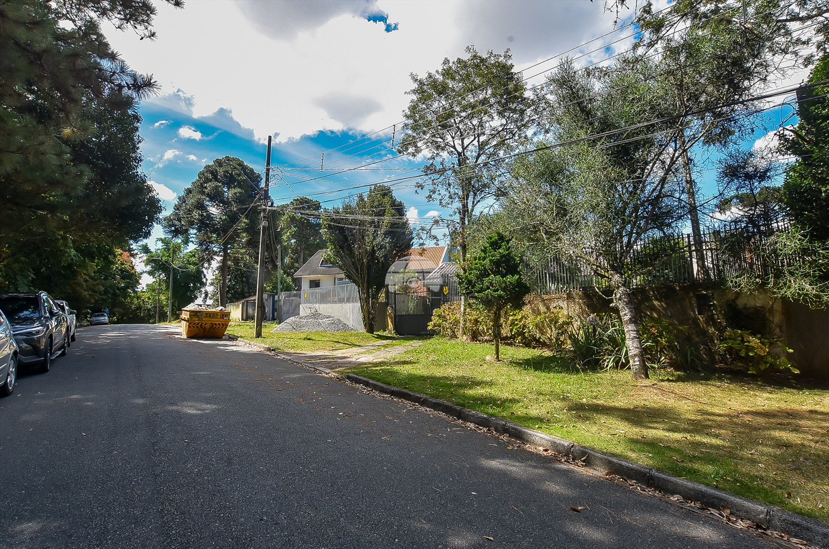 Casa à venda em Jardim Das Américas, Curitiba — GOMES CONSULTOR IMOBILIARIO LTDA.
