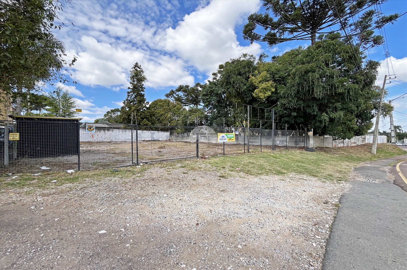 Terreno/Área comercial para alugar em Ahú, Curitiba — Portal Chave Fácil