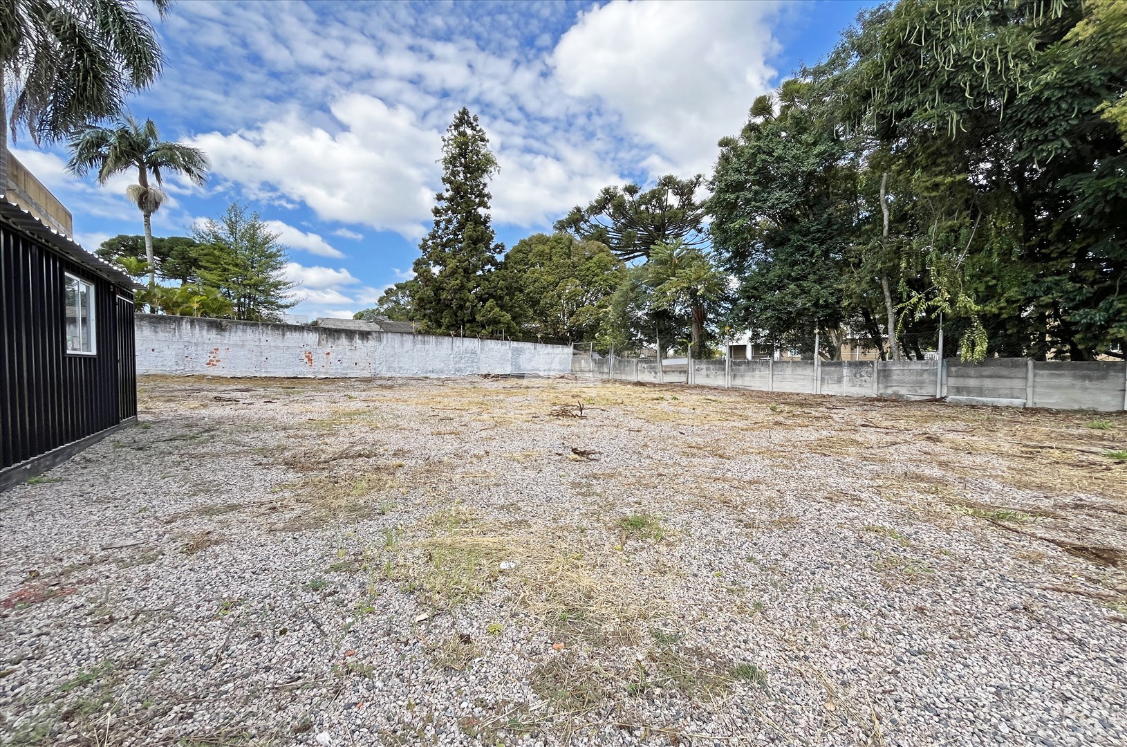 Terreno/Área comercial para alugar em Ahú, Curitiba — Portal Chave Fácil