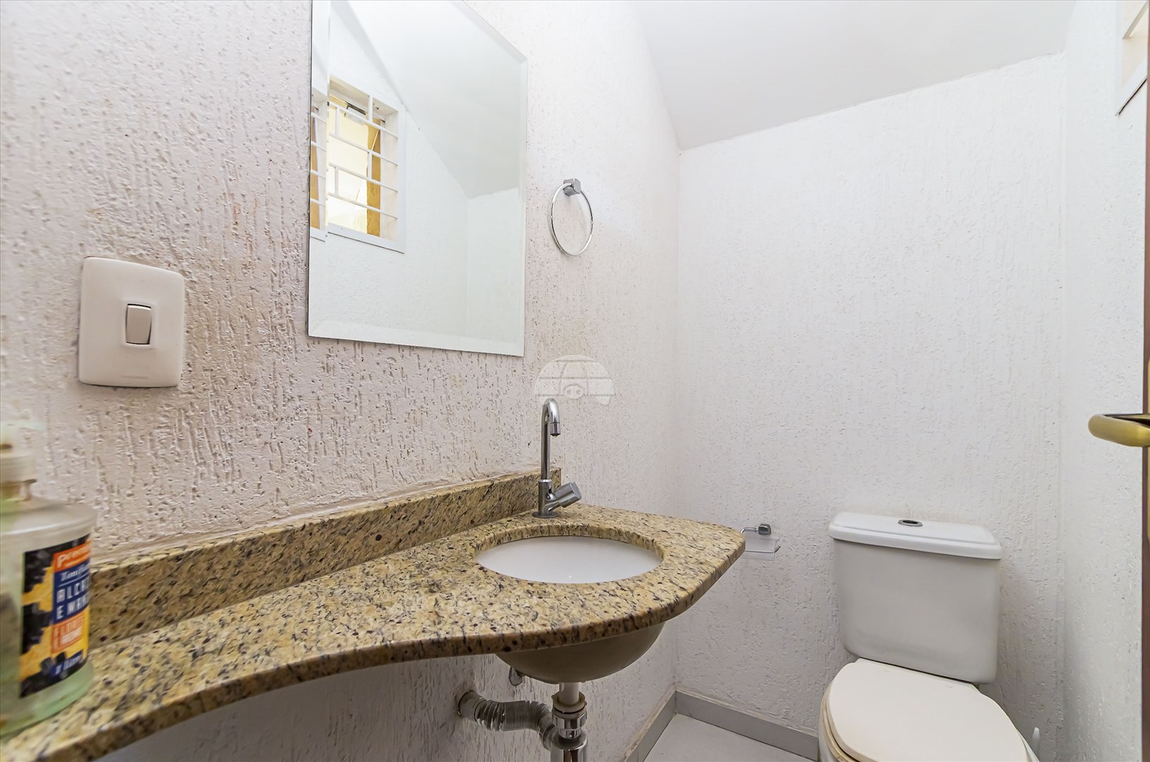 Casa à venda em Hauer, Curitiba — MAFI ADMINISTRADORA DE IMOVEIS LTDA