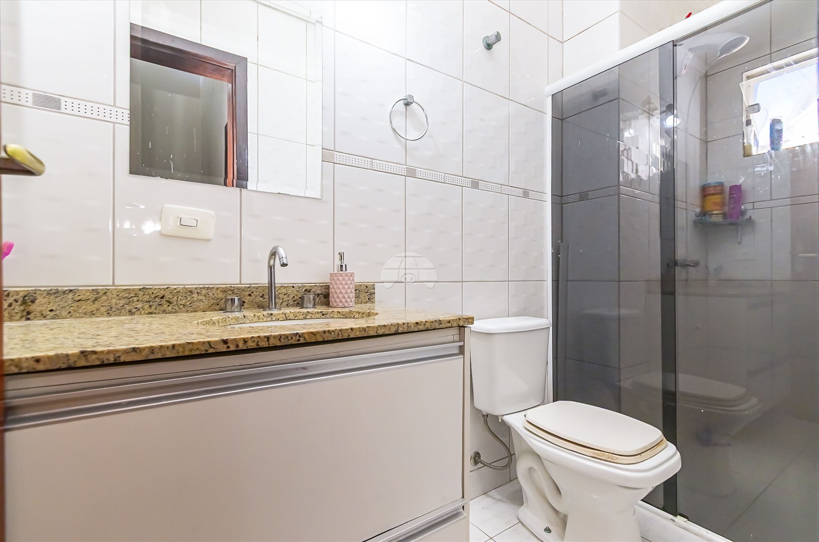 Casa à venda em Hauer, Curitiba — MAFI ADMINISTRADORA DE IMOVEIS LTDA