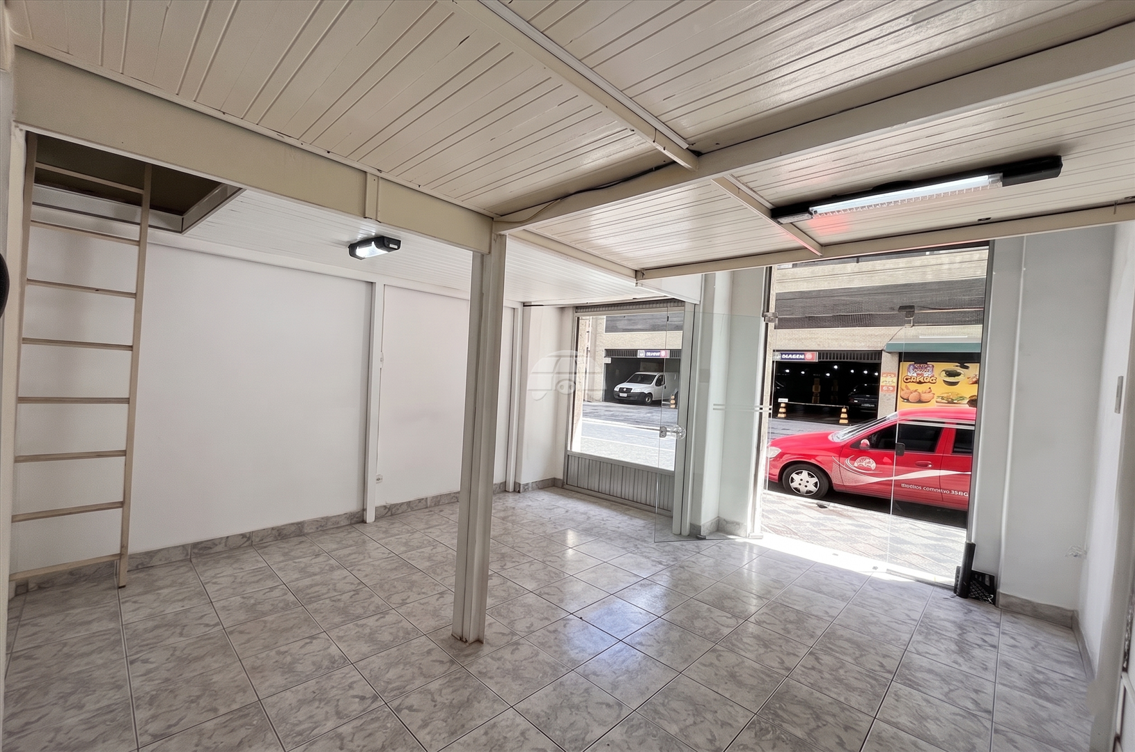 Casa para alugar em Centro, Curitiba — Portal Chave Fácil