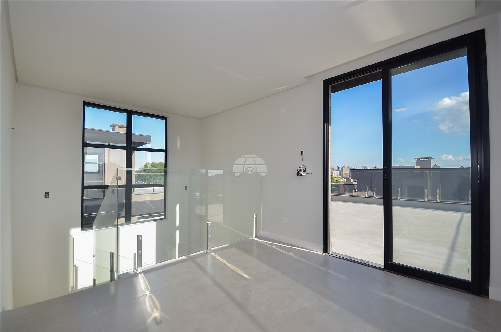 Casa para alugar em Mercês, Curitiba — Imobiliária Razão