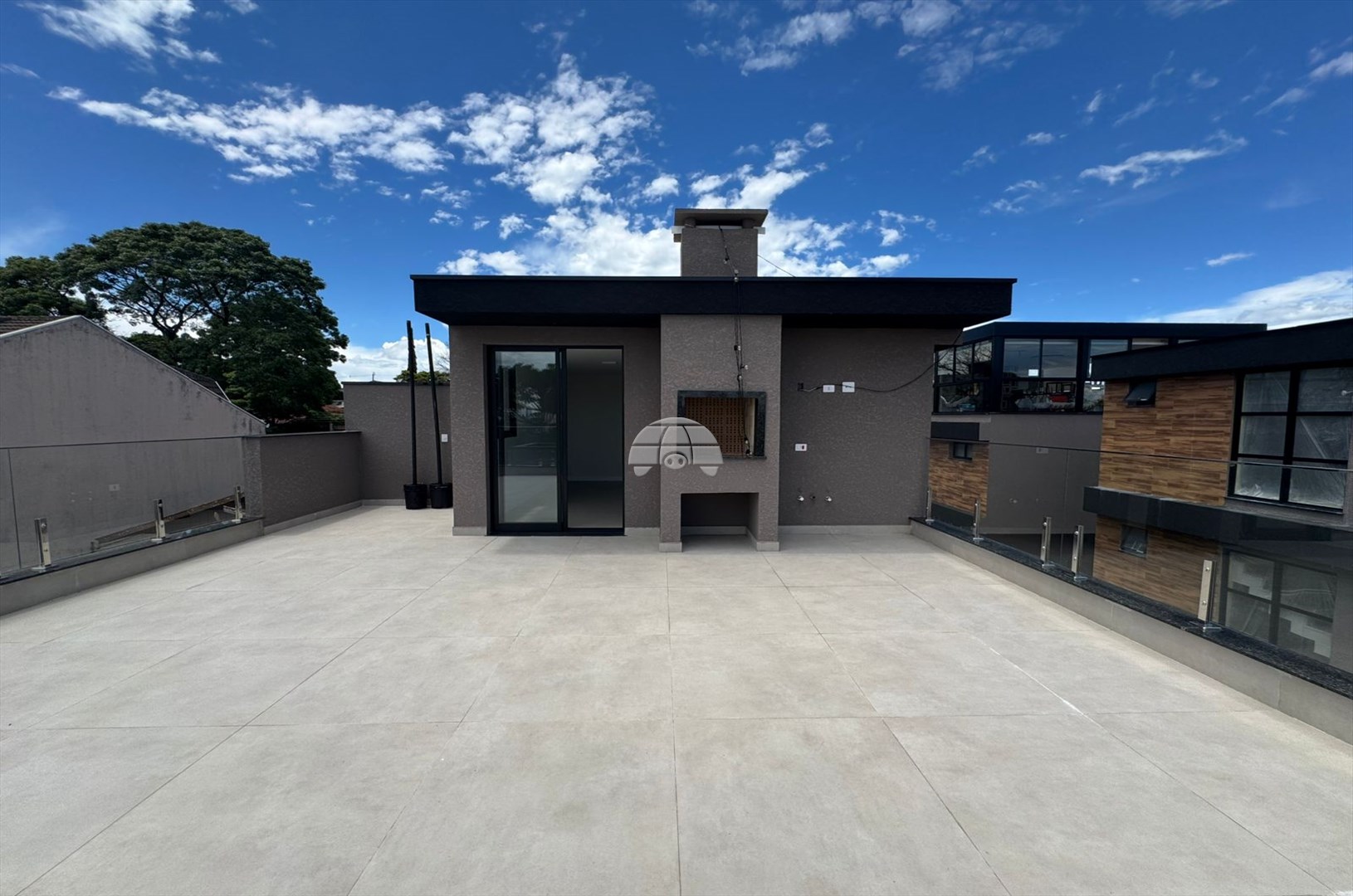 Casa para alugar em Mercês, Curitiba — Imobiliária Razão