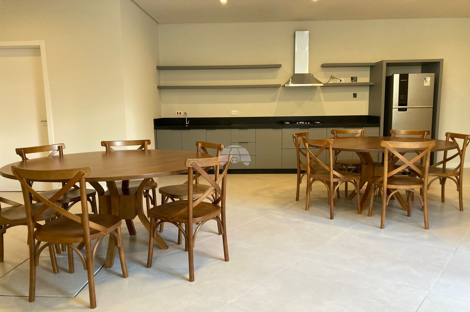 Casa para alugar em Mercês, Curitiba — Imobiliária Razão