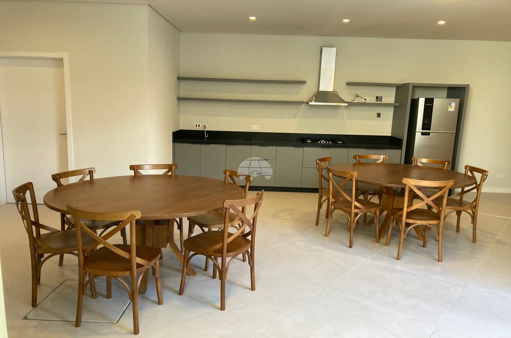 Casa para alugar em Mercês, Curitiba — Imobiliária Razão