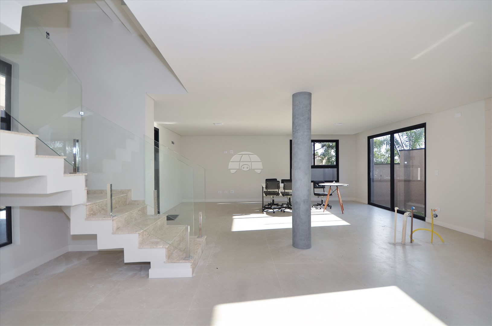 Casa para alugar em Mercês, Curitiba — Imobiliária Razão